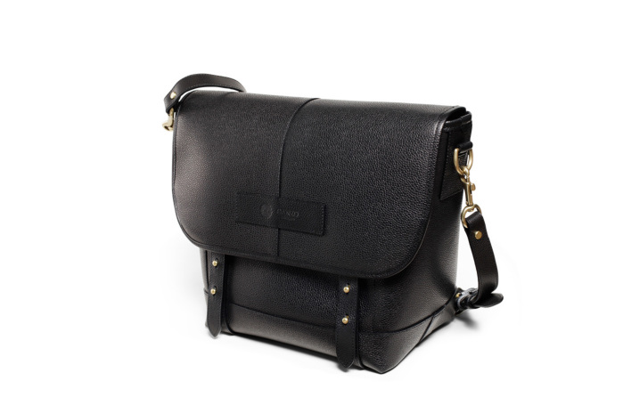 GANZOのバッグ | 最高級のメンズ革製品・革財布 GANZO公式WEBサイト